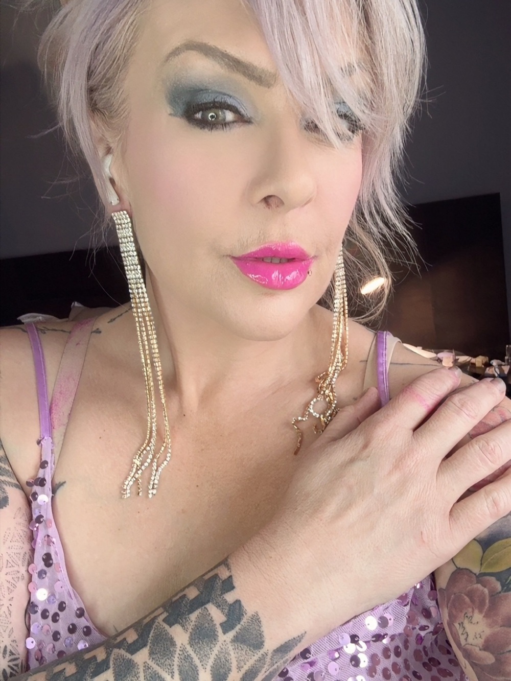 ✨ DRIPPING in sparkle and drama ✨